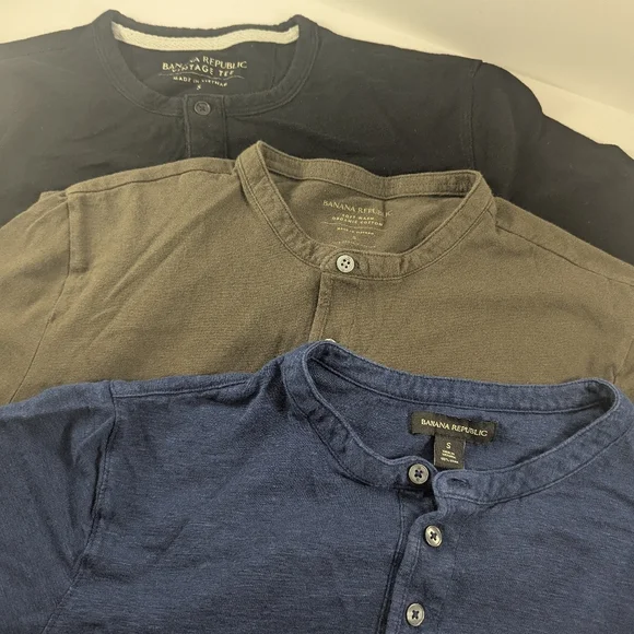 Lot Of 3 Banana Republic Men's Henley Shirt - Blue, Black, and Green - Picture 2 of 8